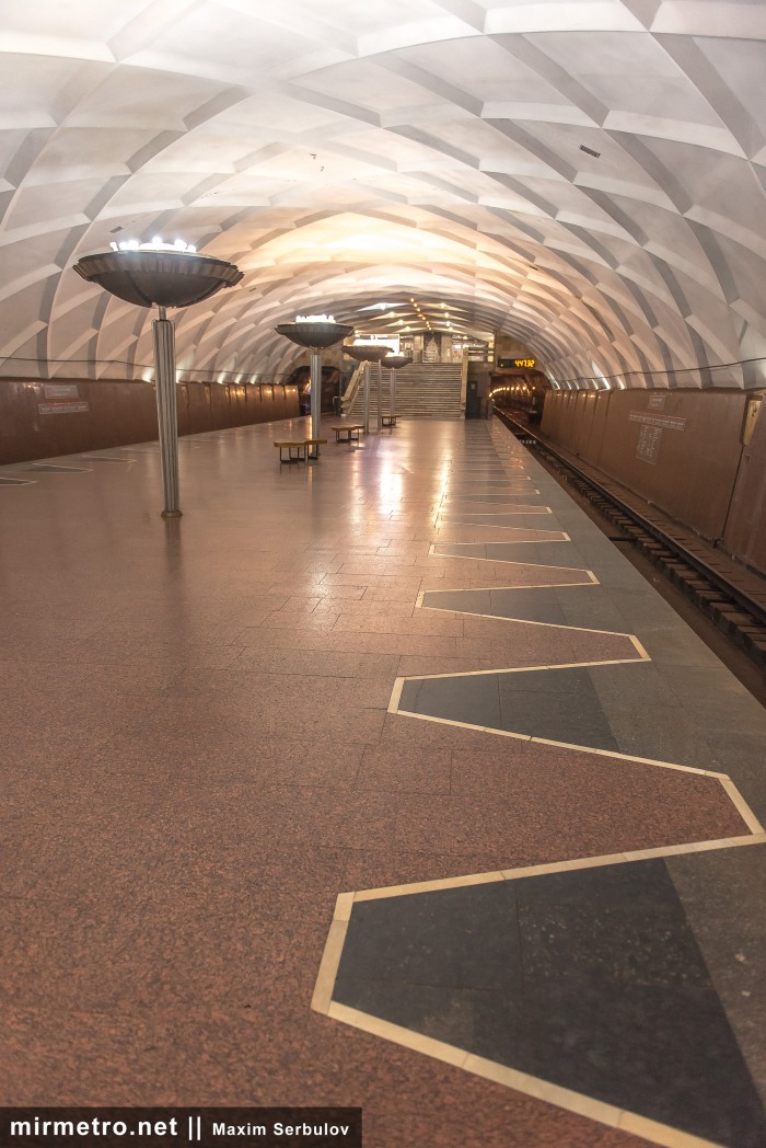 Станция метро «Армейская»