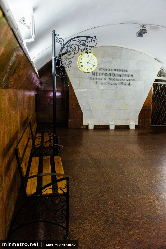 Станция метро «Площадь Конституции», переход