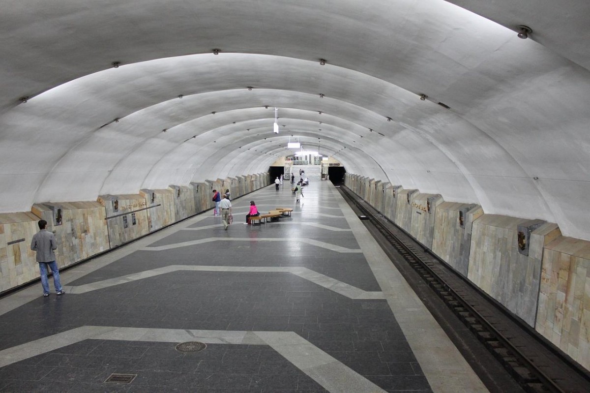 Станция метро «Тракторный завод», Харьков