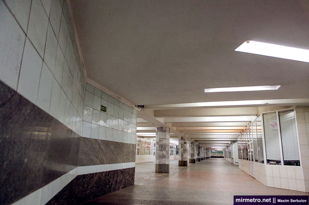 Станция метро «Метростроителей», Харьков, переход