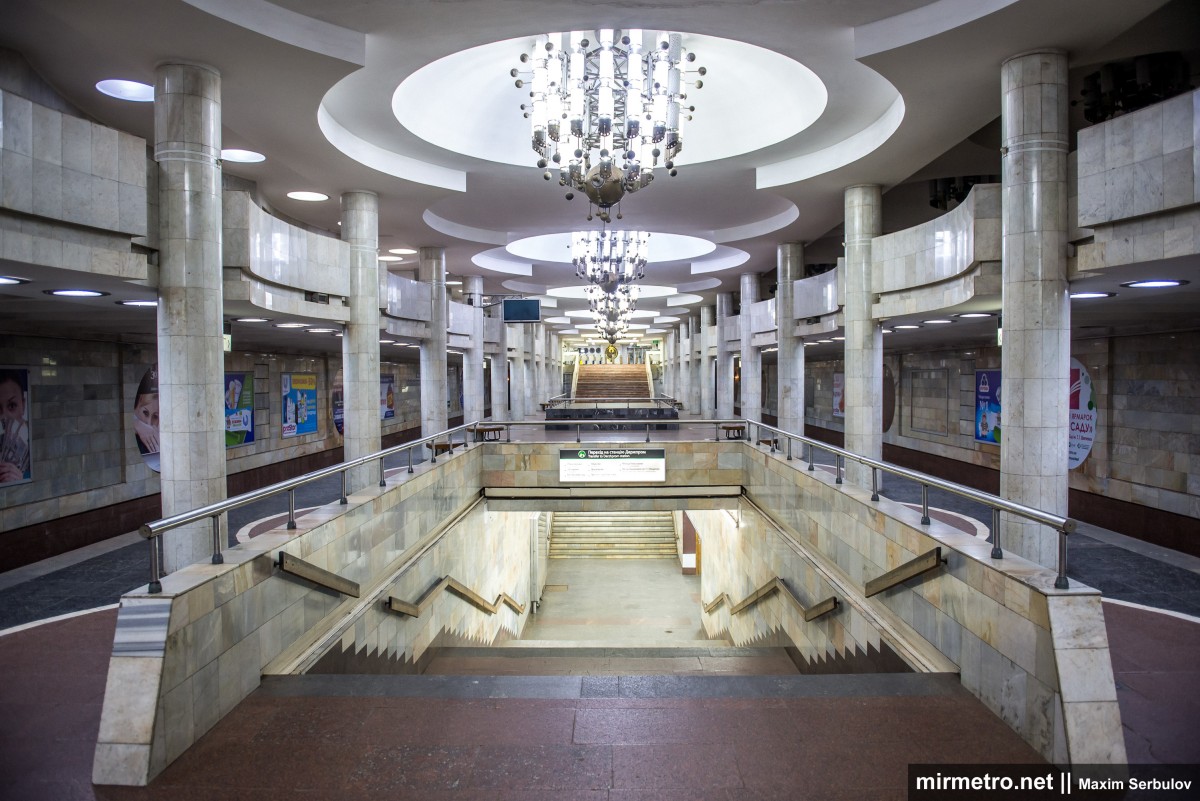 Станция метро «Университет», Харьков, переход
